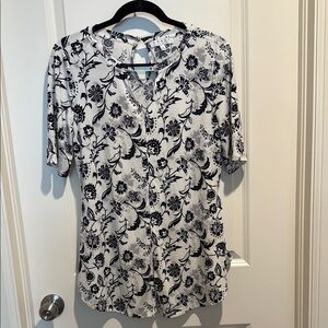 Chaus Black and White Buttoned Blouse with 3/4 Sleeves
